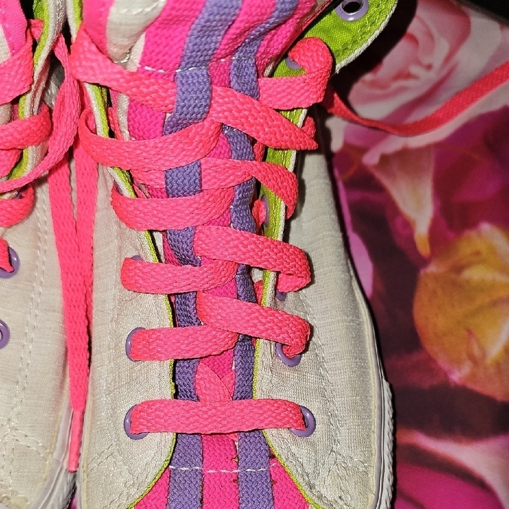 Converse NWOT Girls Chuck Taylor All Star Colorful High-Top Sneakers NEW Size 5 - Picture 7 of 10